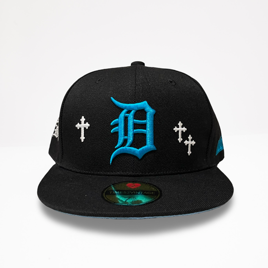 I Love Detroit - Black Fitted