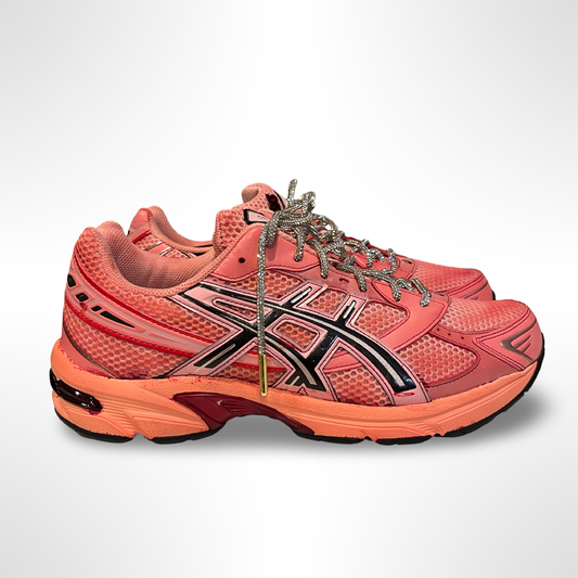 Coral Reef Red ASICS by Times2vintage