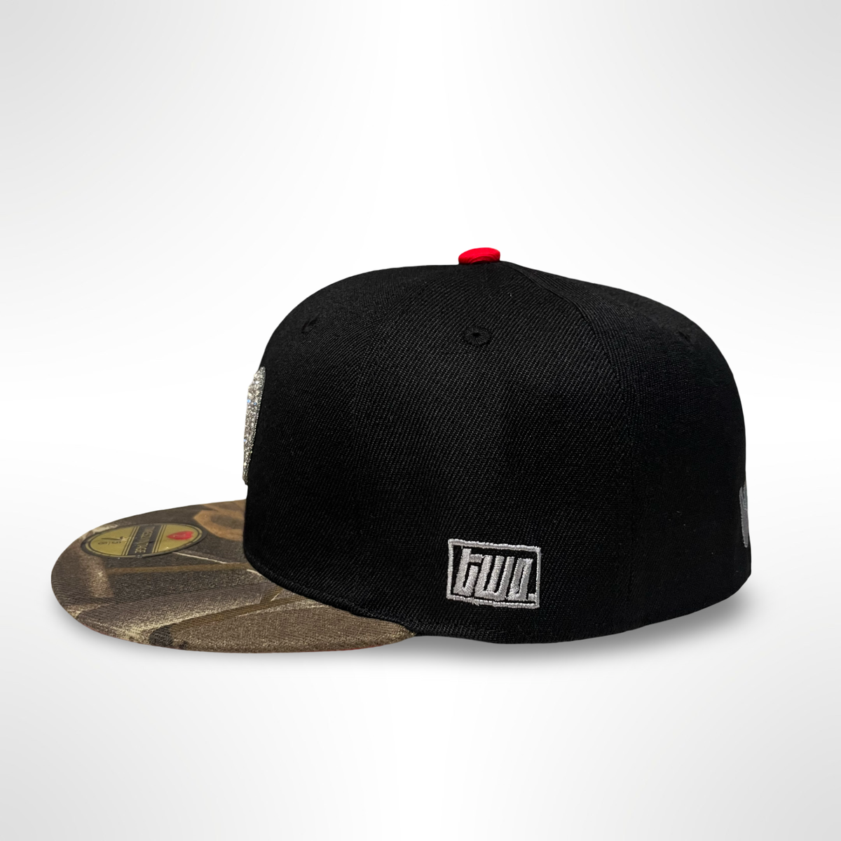 Diamonds Dancing DC - Black/Real Tree Fitted