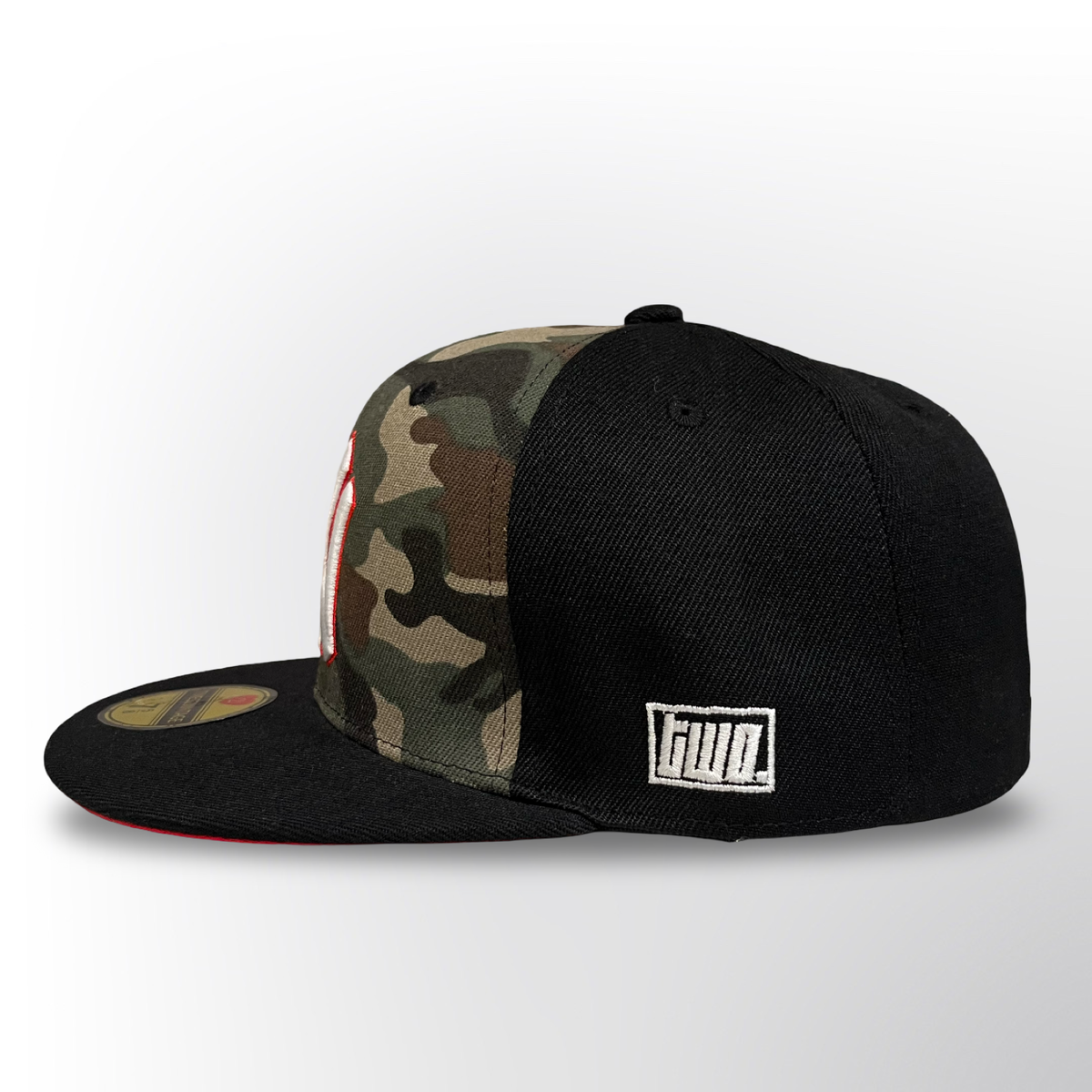 Concrete Jungle NY - Camo/Red/Black Fitted